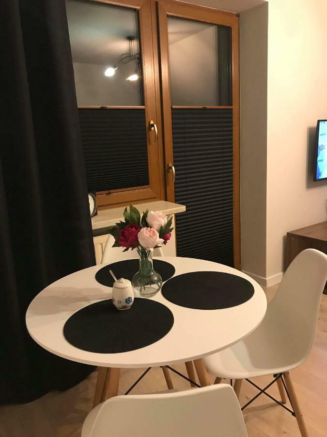 Black Rose Apartament Targi 3 Km, F-Ry Vat Κίελτσε Εξωτερικό φωτογραφία