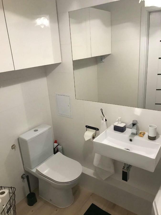 Black Rose Apartament Targi 3 Km, F-Ry Vat Κίελτσε Εξωτερικό φωτογραφία