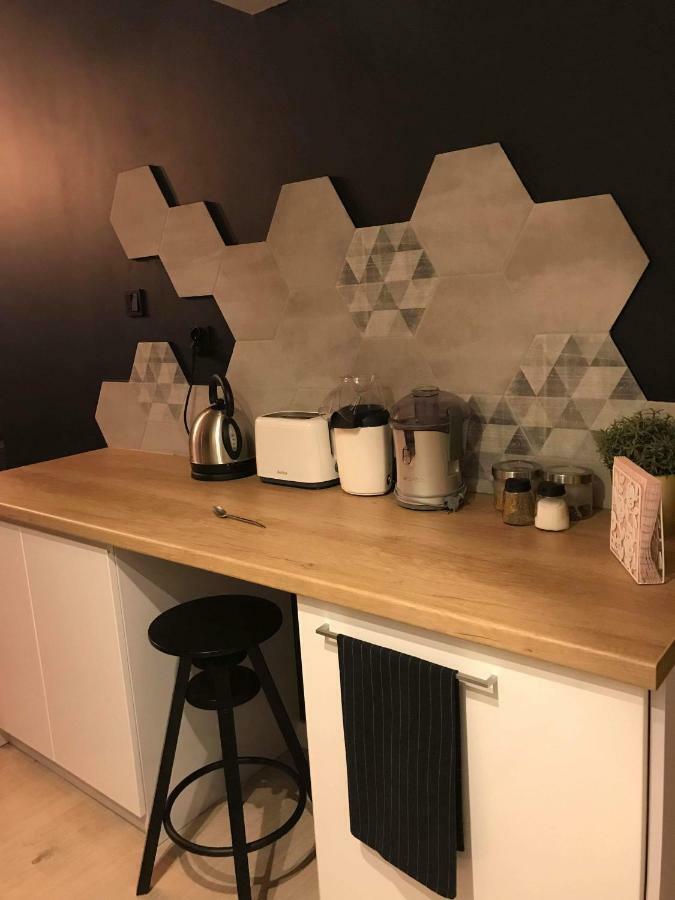 Black Rose Apartament Targi 3 Km, F-Ry Vat Κίελτσε Εξωτερικό φωτογραφία